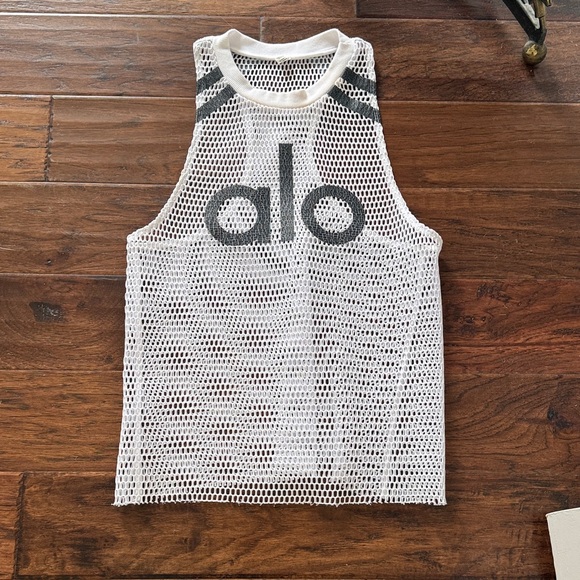 ALO Yoga Tops - ALO Yoga White Mesh Crop Top XS